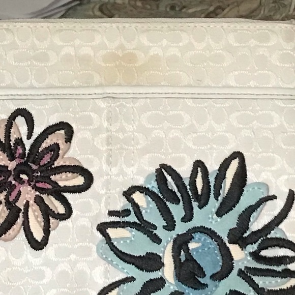 Coach bag, bumble bee design - Picture 8 of 9